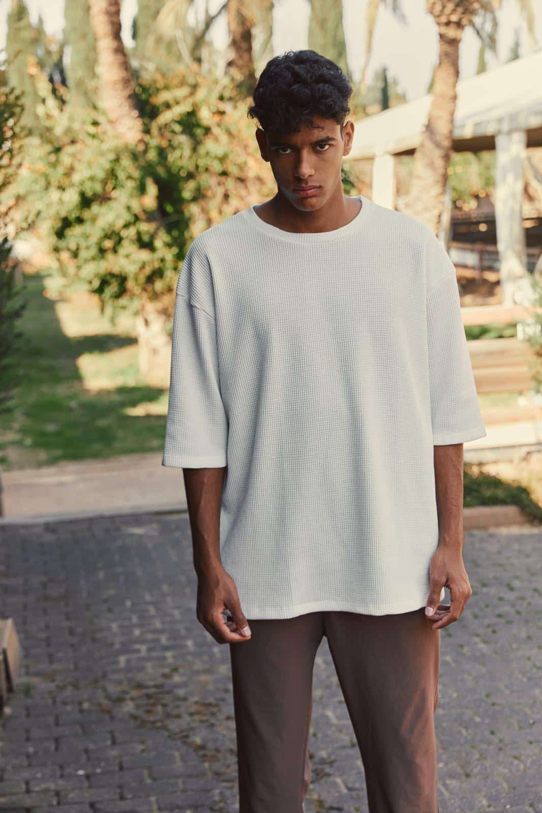 B T shirt – תמונה 3